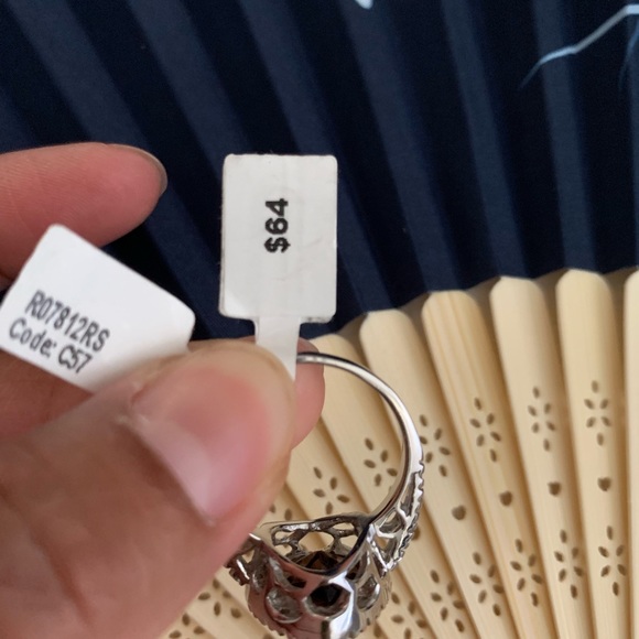 Sterling Silver Ring with heart shaped ruby - Picture 4 of 5